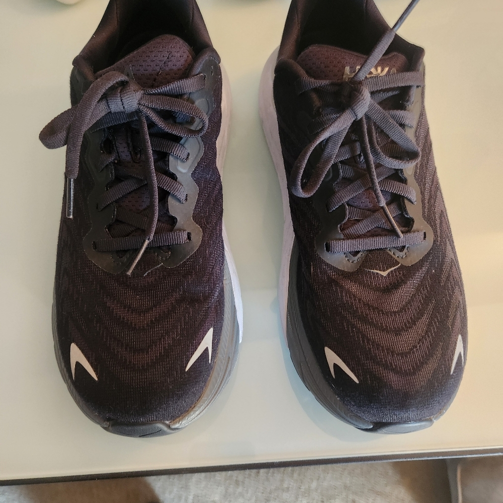 8.5 W, Black, Hoka Arahi 6